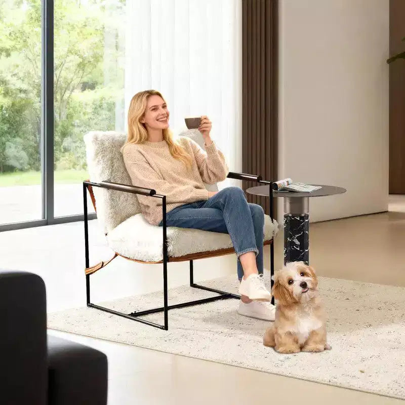 Fauteuil de détente en peluche de fourrure de lapin avec accoudoirs en bois d'hévéa et cadre en fer
